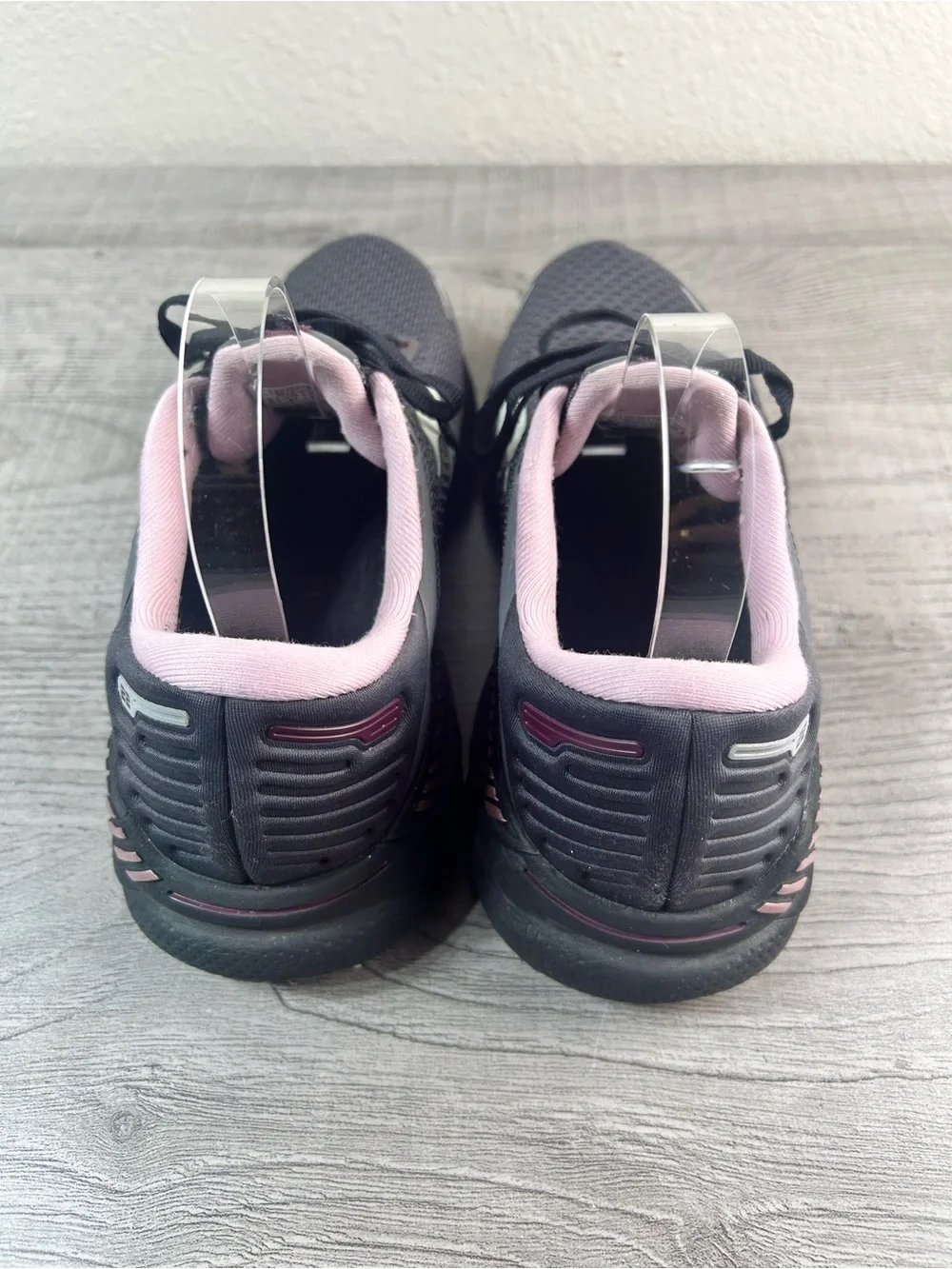 Brooks Adenaline GTS 22 Women’s Size 9.5 B Sneakers Black & Pink Running Shoes